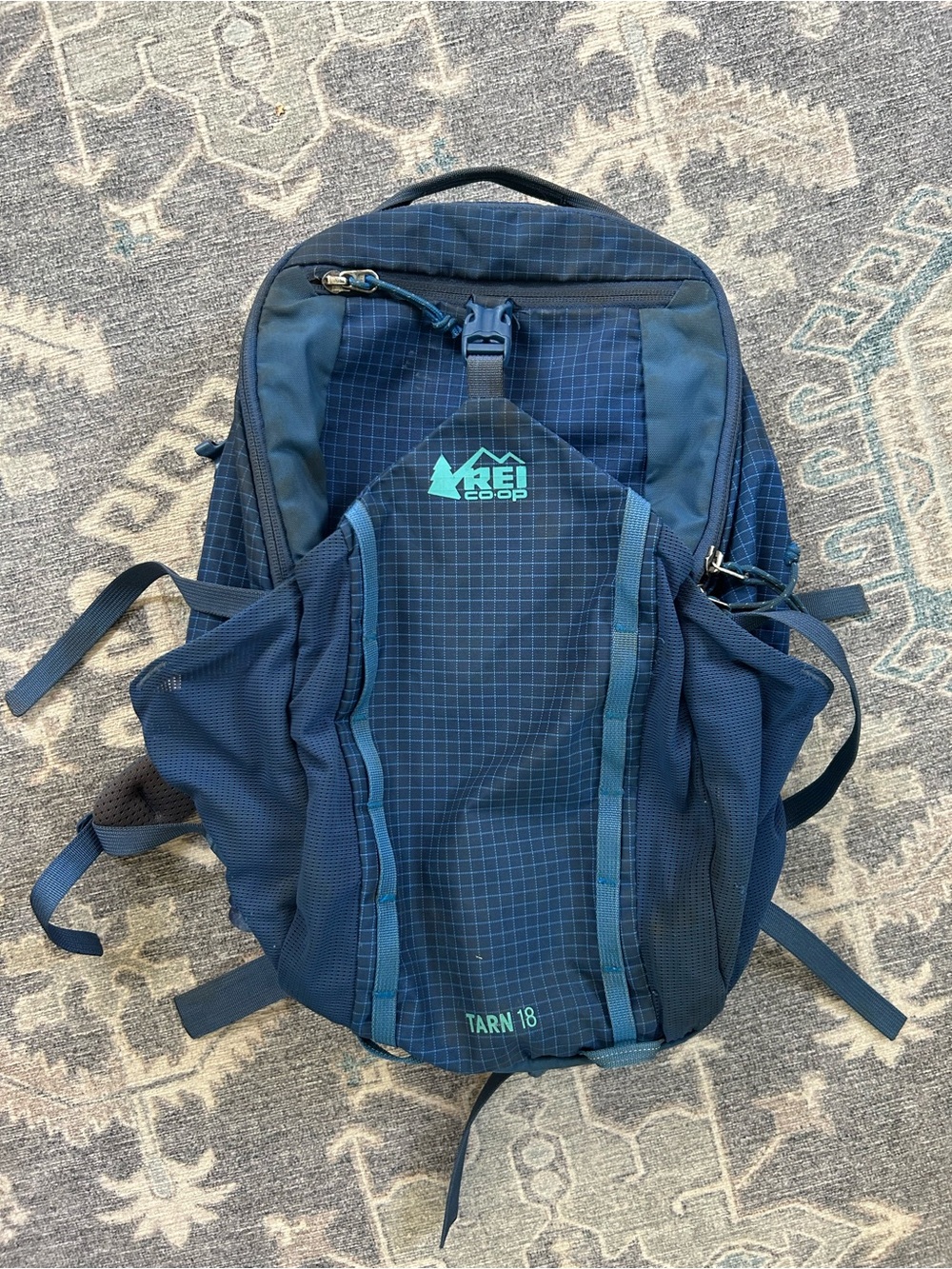 TARN 18 Men's Navy Blue Daypack